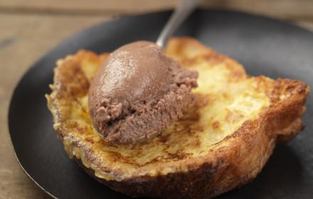 Pain perdu et glace au chocolat au lait