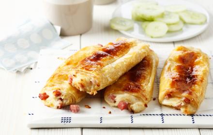 Feuilletes au fromage et au jambon