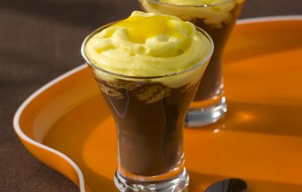 Chocolat a l'ancienne, mousse aux fruits de la passion