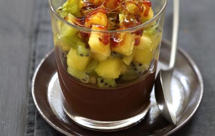 Verrines kiwi ananas et ganache chocolat coco