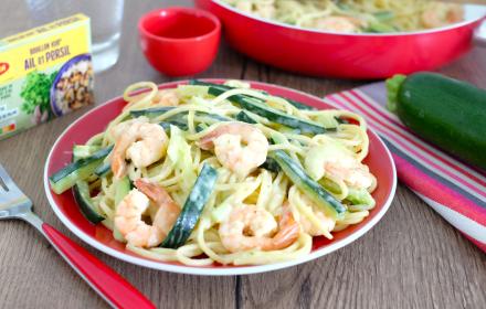 Spaghetti crevettes courgettes à la crème