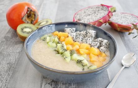 Smoothie bowl aux fruits exotiques