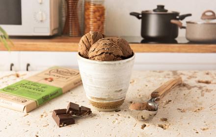 Glace au chocolat éclats de noisettes