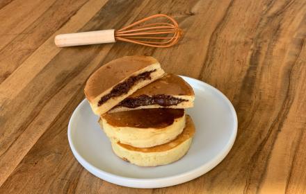 Pancakes fourrés à la pâte à tartiner