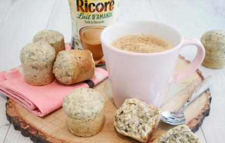 Ricoré lait d'amande et petits muffins aux graines de chias
