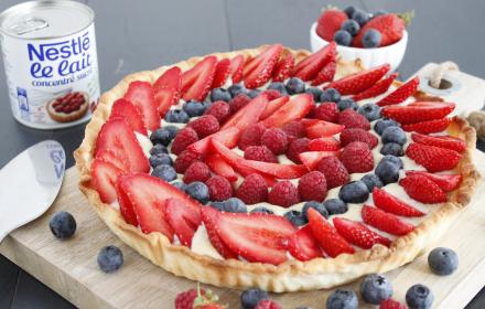Tarte aux fruits rouges, crème au lait concentré sucré