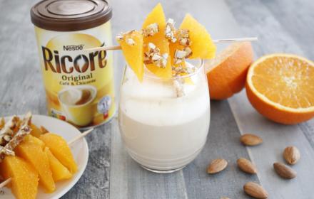 Boisson Ricoré et chantilly amande, brochette d'orange