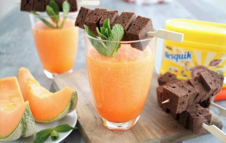 Smoothie melon et brochettes de moelleux au Nesquik