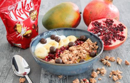 Bowl aux fruits et Kitkat