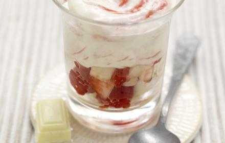 Mousse au chocolat zebree et tartare de fruits