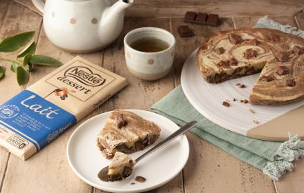 Gâteau marbré chocolat au lait et pépites de chocolat