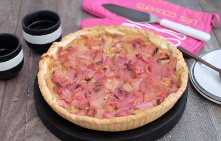 Tarte à la rhubarbe et confiture de lait