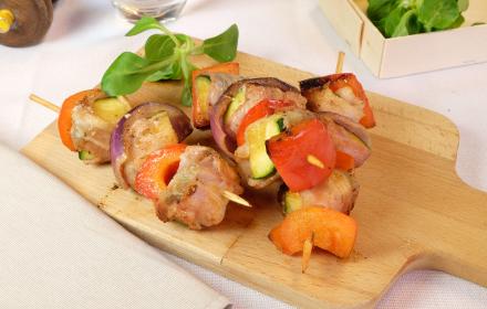 Brochettes de légumes au bacon