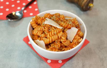 Pâtes à la tomate sans vaisselle