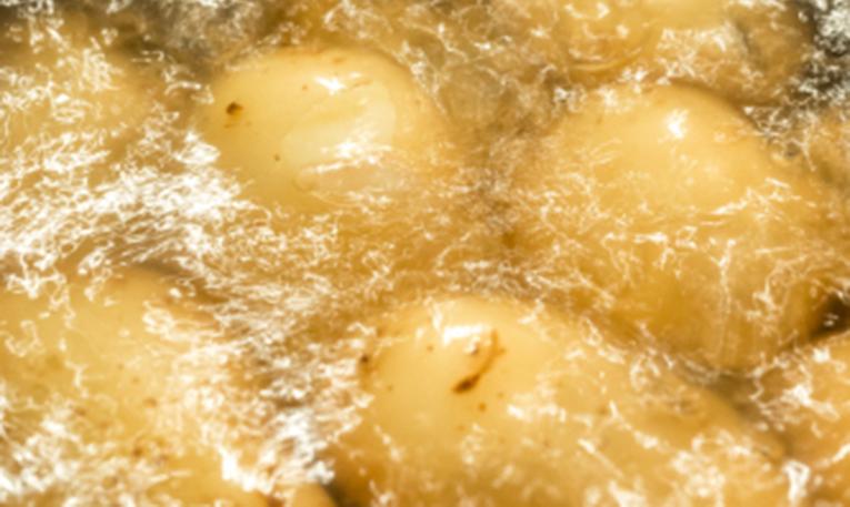 Garder l’eau de cuisson pour un autre usage